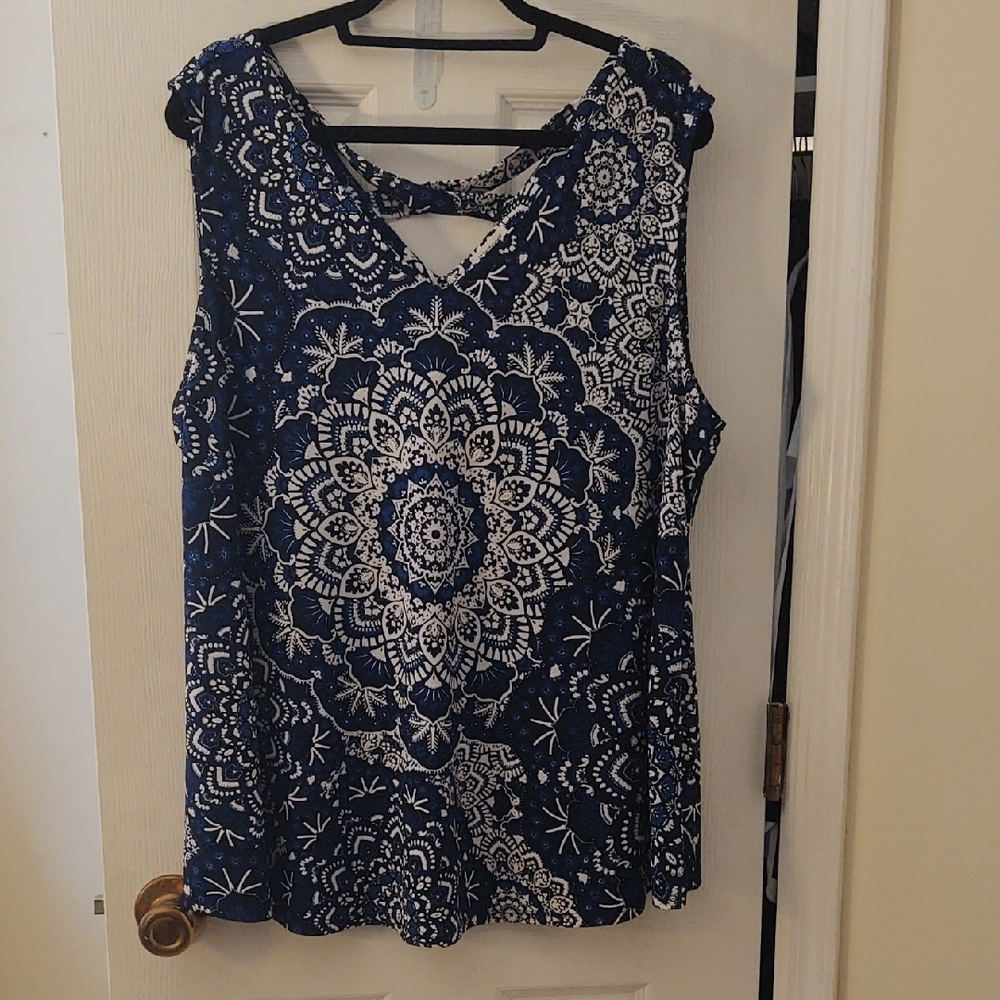 Westport Blue & White Floral Sleeveless Top, Size 2X